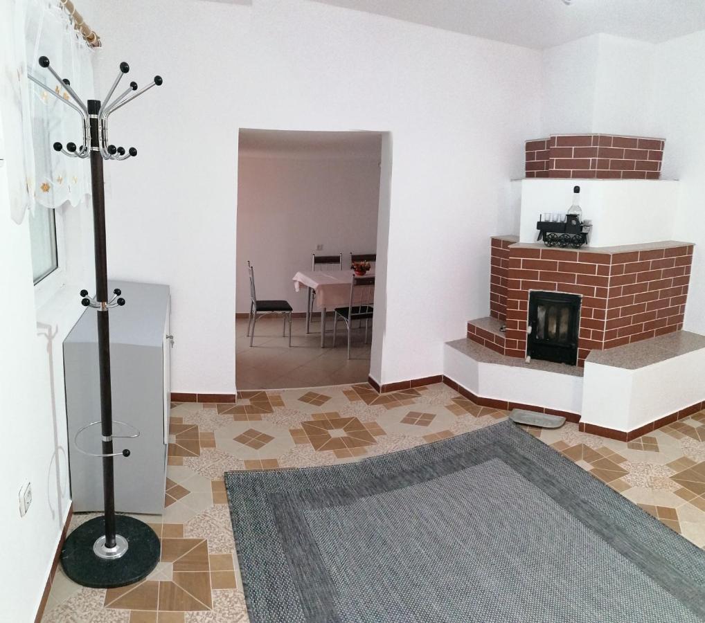 Ugralet Apartment Lunca de Sus Luaran gambar